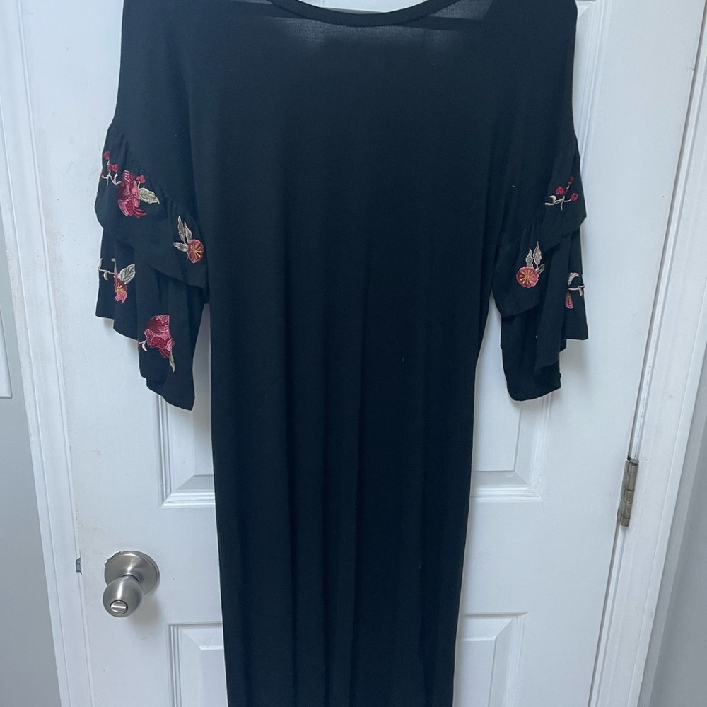 Francesca's Collections Black Dress with Red Floral Sleeves